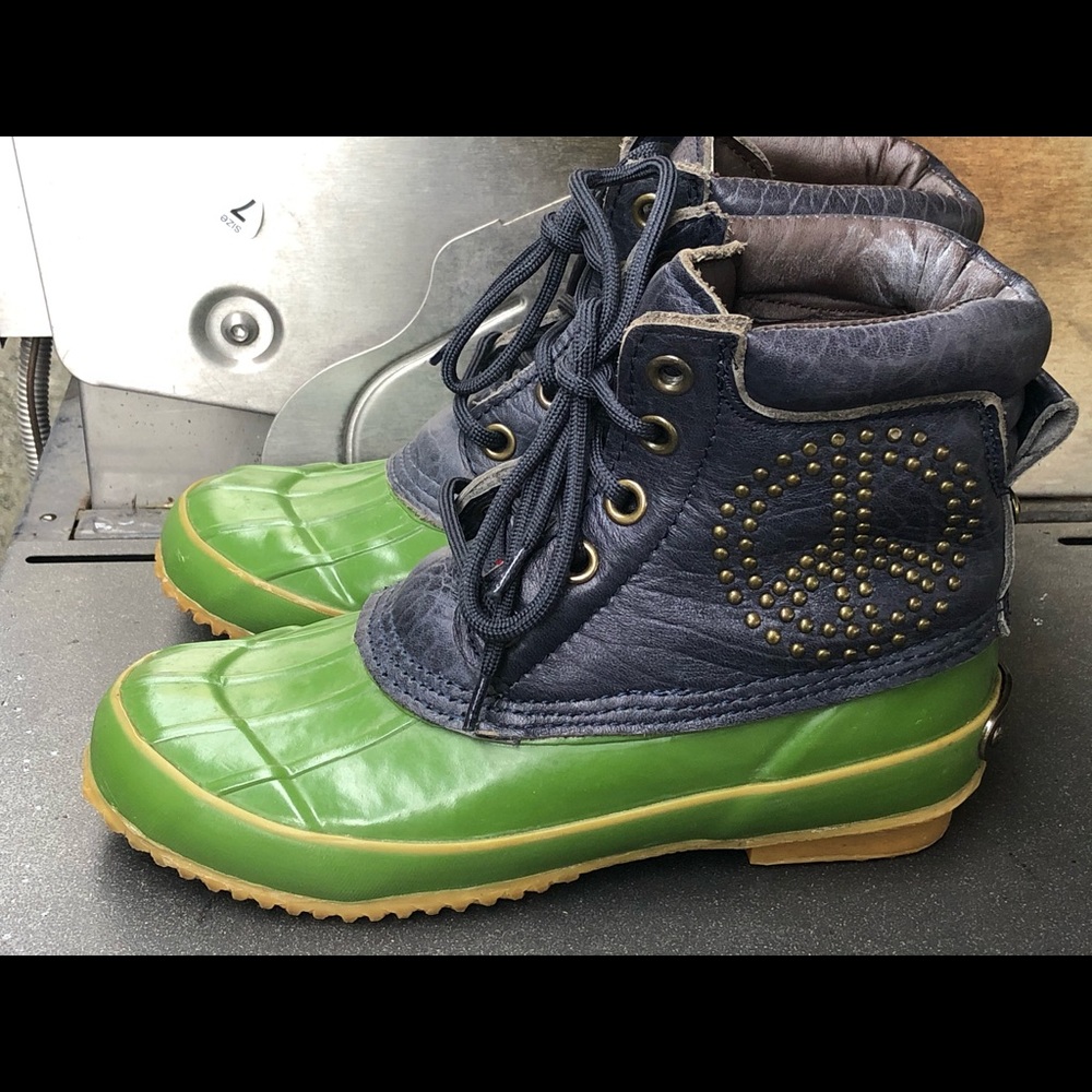 Lucky Brand Black/Green Rain Dnow Boots Size 7